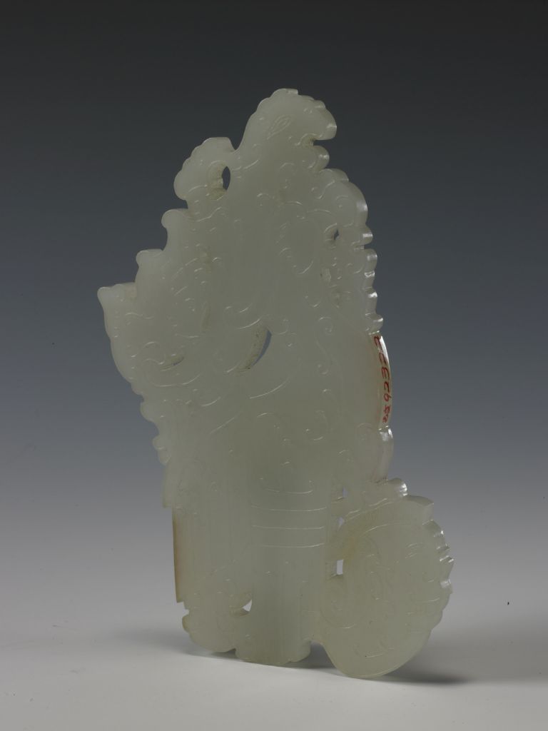 图片[1]-White Jade Eagle Grasping Man’s Head Pendant-China Archive